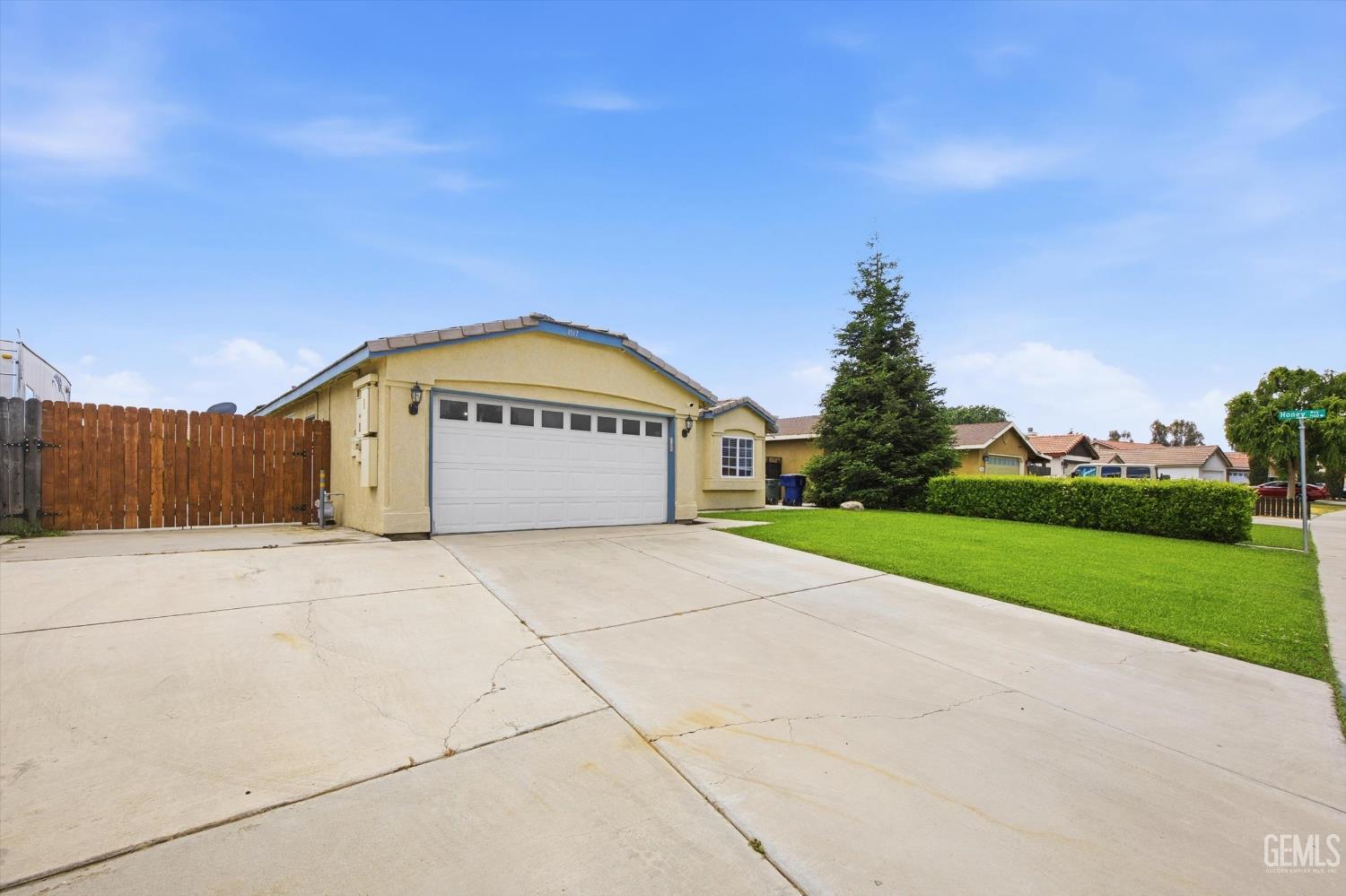 Undisclosed Address Bakersfield, CA 93313 - Photo 4 of 32