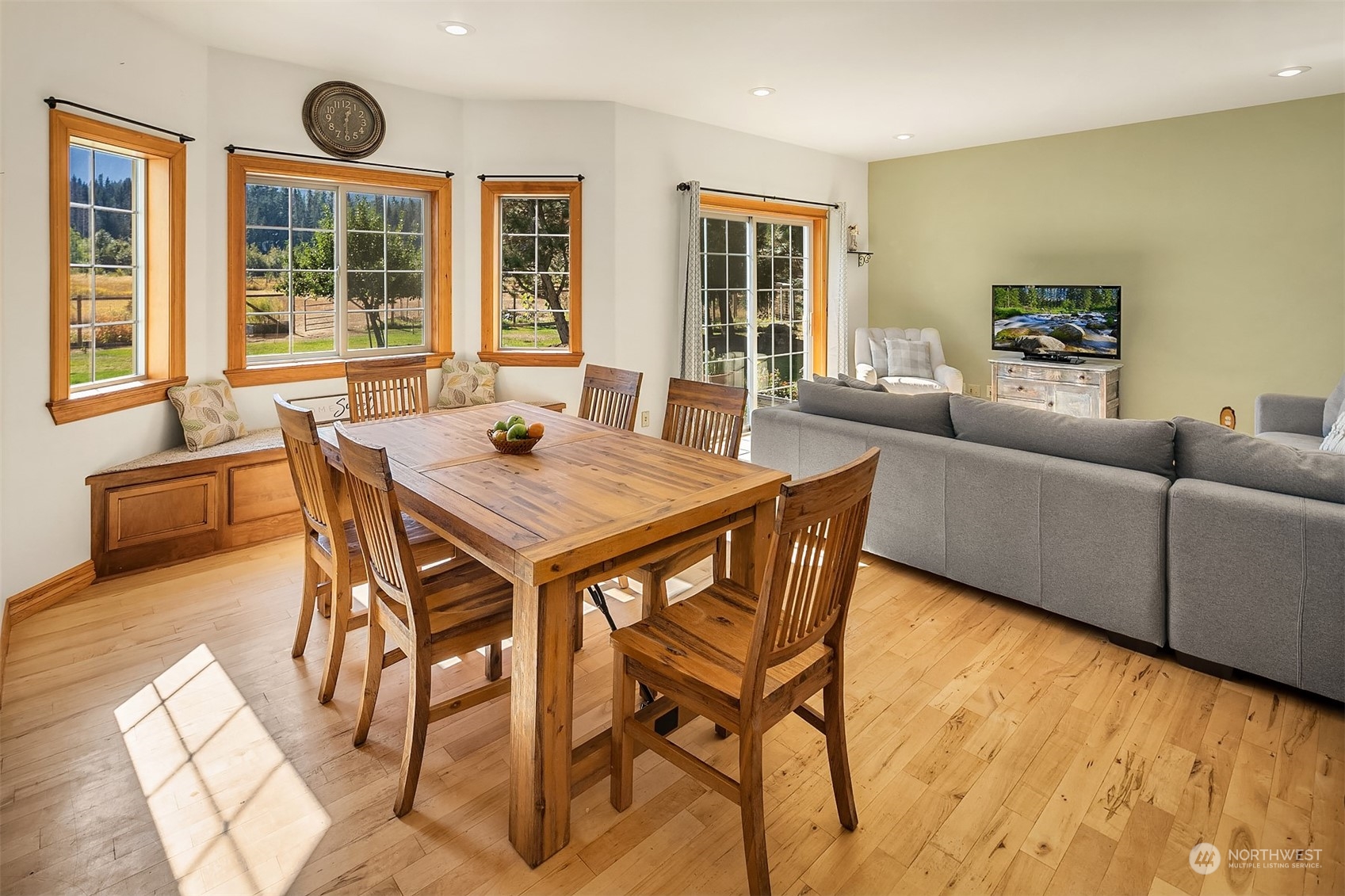 136 Old Cedars Road Cle Elum, WA 98922 - Photo 4 of 38 a dining room with furniture and window