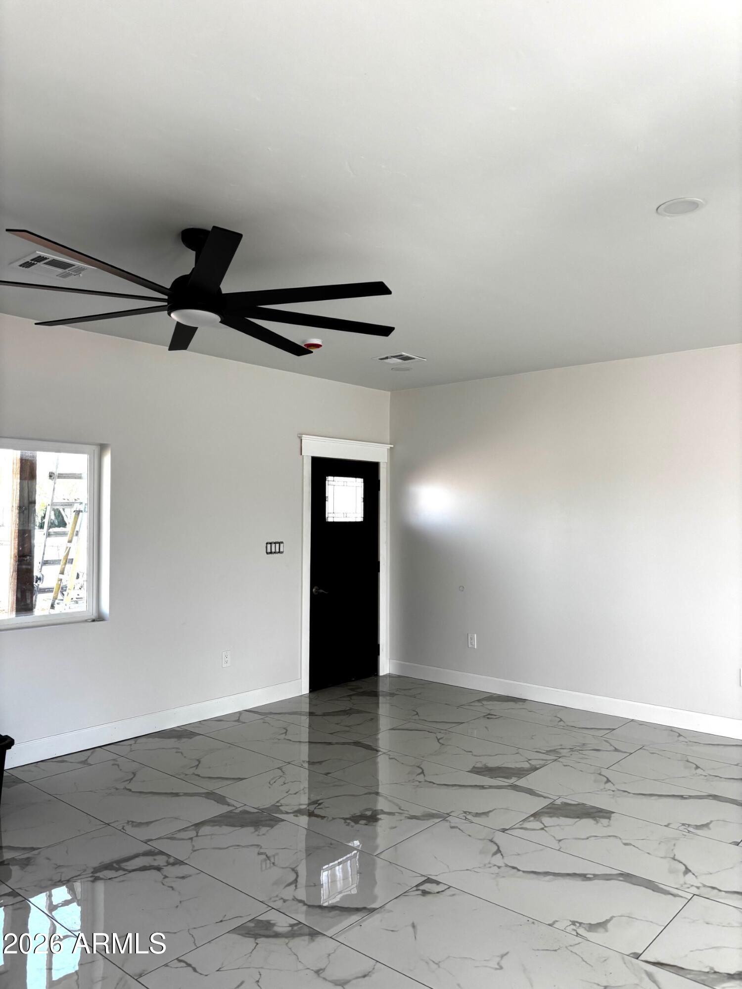 4000 Santa Fe Avenue Douglas, AZ 85607 - Photo 4 of 16 a view of an empty room