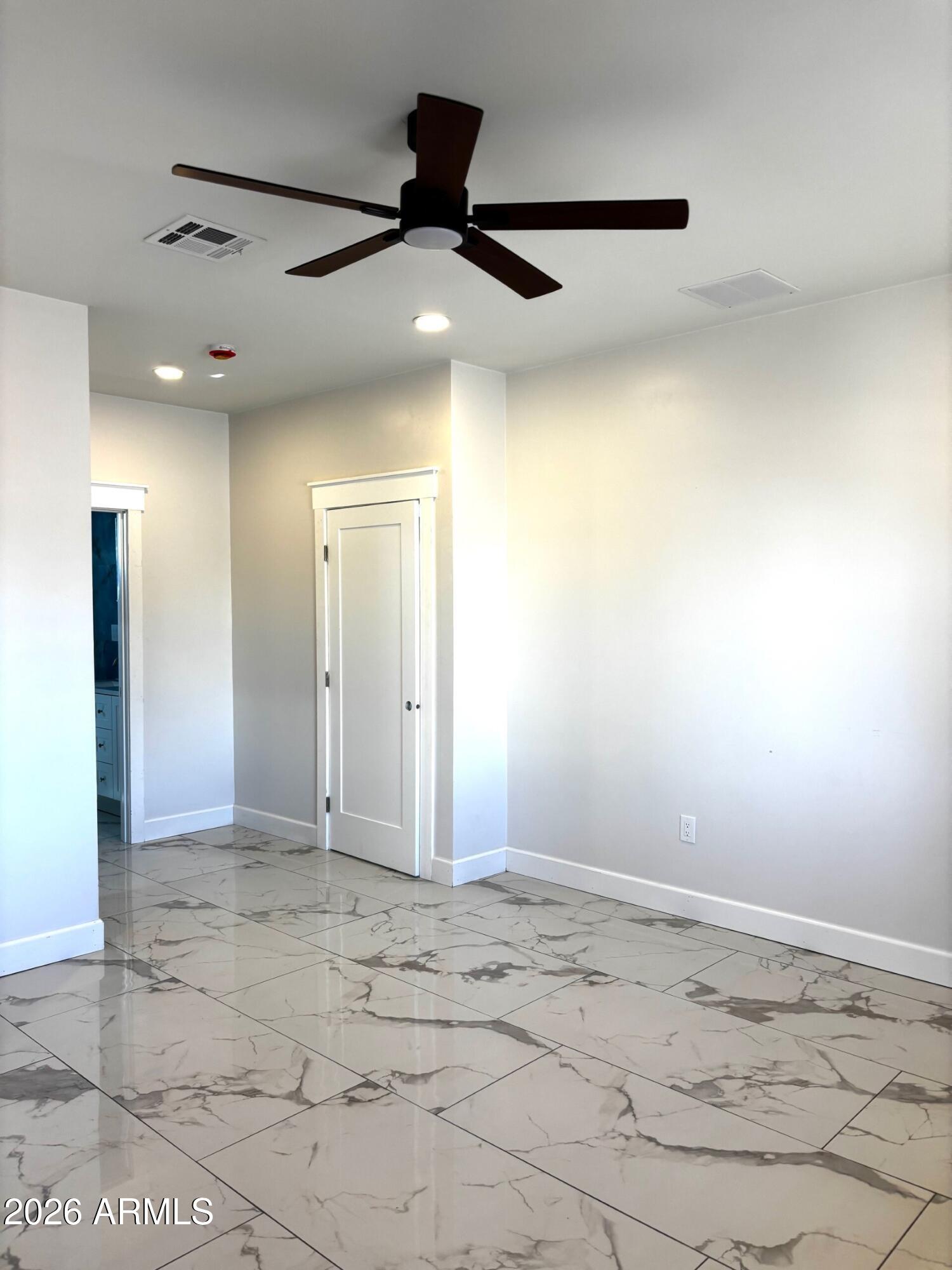 4000 Santa Fe Avenue Douglas, AZ 85607 - Photo 7 of 16 a view of an empty room