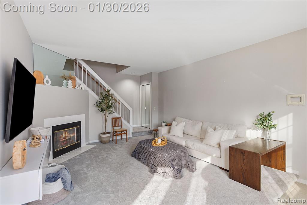 7056 Green Farm Road West Bloomfield, MI 48322 - Photo 9 of 25 Gallery Image 9