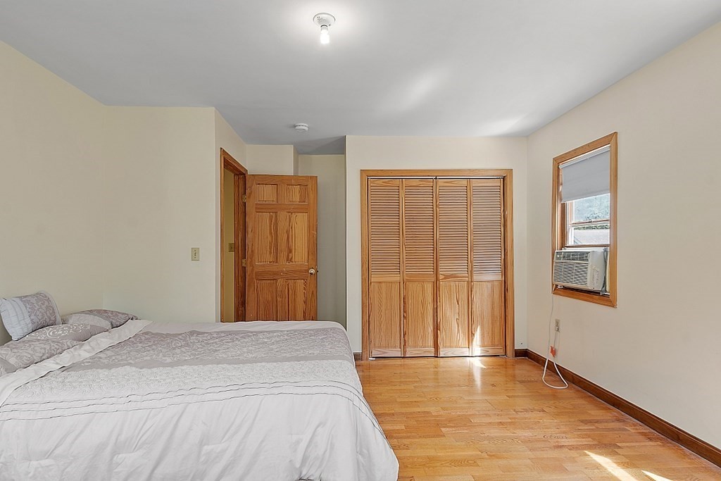 24 Moore Street Chelmsford, MA 01824 - Photo 11 of 42