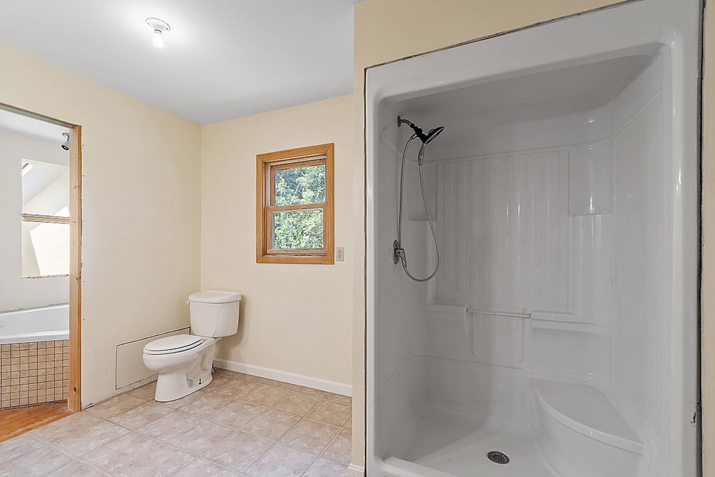 24 Moore Street Chelmsford, MA 01824 - Photo 13 of 42