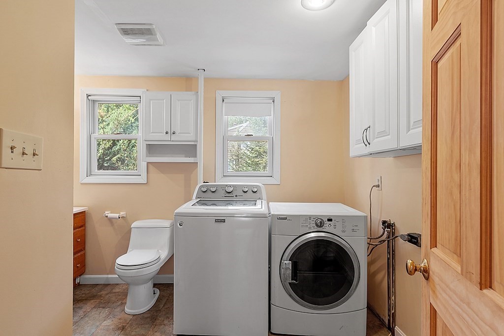 24 Moore Street Chelmsford, MA 01824 - Photo 17 of 42