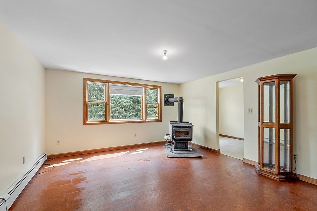 24 Moore Street Chelmsford, MA 01824 - Photo 6 of 42