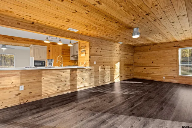 $331,300 | 38 Twisted Trail, Mount Vernon, TX 75457