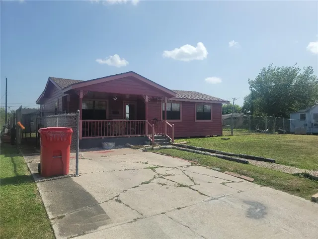 $158,000 | 612 E Avenue East, Robstown, TX 78380