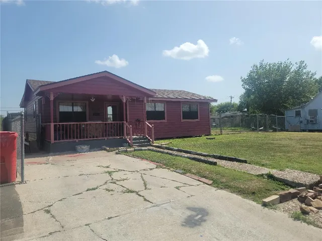 $158,000 | 612 E Avenue East, Robstown, TX 78380