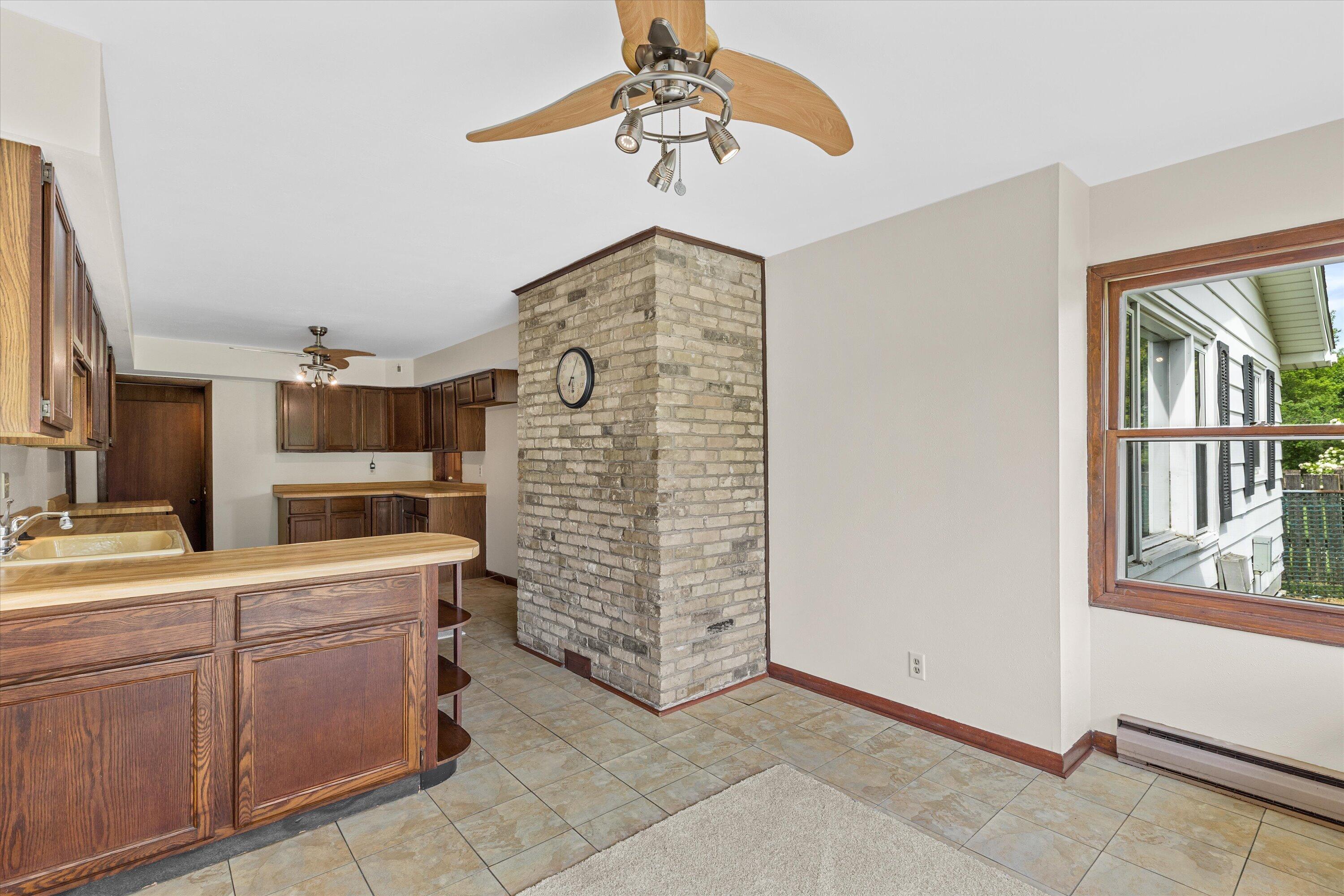 21190 Watertown Road Brookfield, WI 53045 - Photo 19 of 44 36-0G8A1812