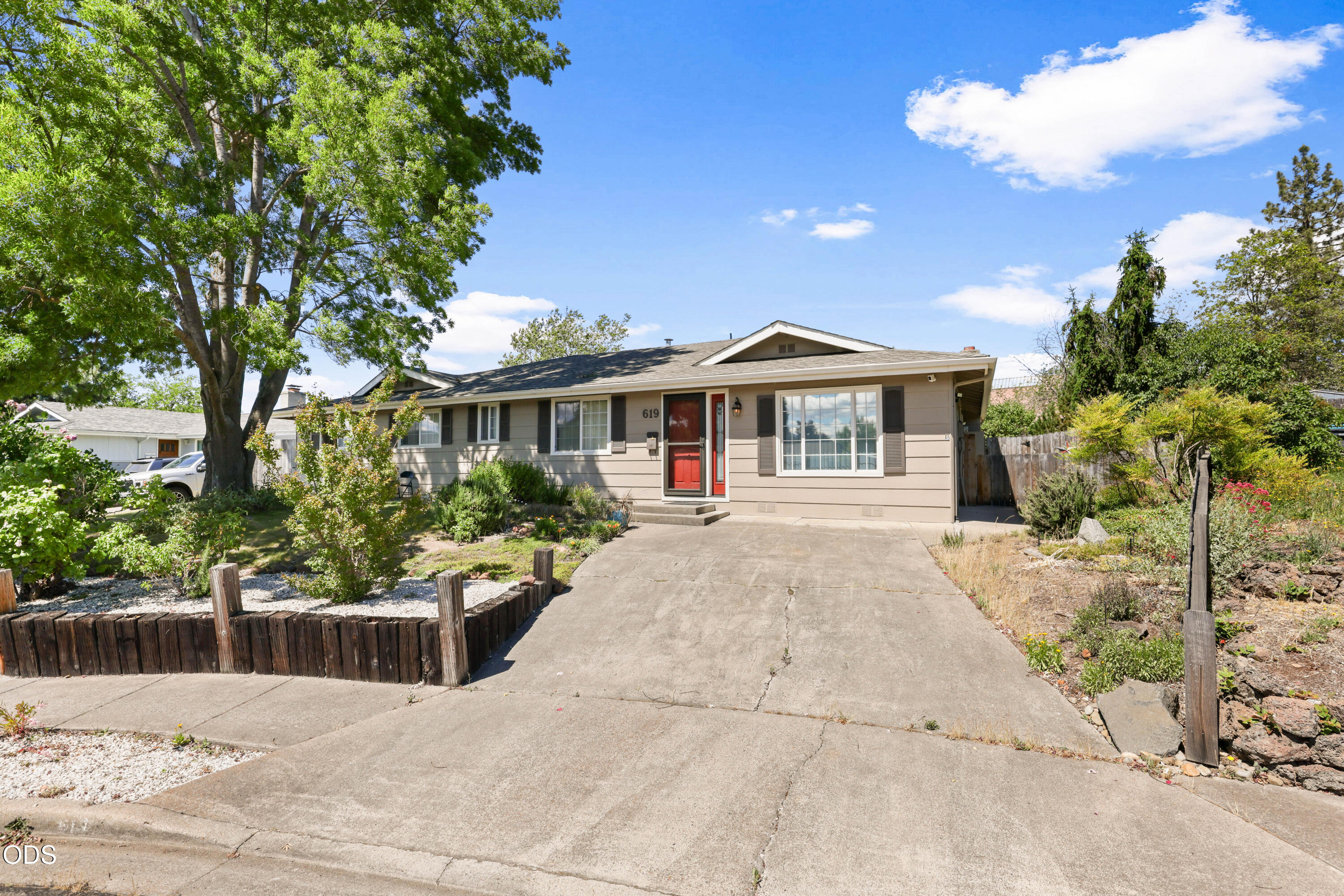 619 Kings Court Central Point, OR 97502 - Photo 27 of 28