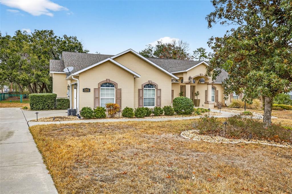 5251 Southwest 111th Lane Road Ocala, FL 34476 - Photo 2 of 36