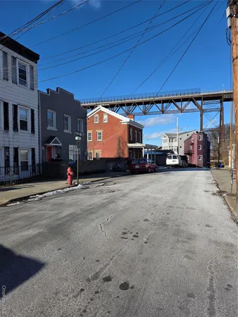 $2,100 | 18 Davis Street, Poughkeepsie, NY 12601