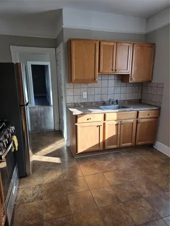 $2,100 | 18 Davis Street, Poughkeepsie, NY 12601