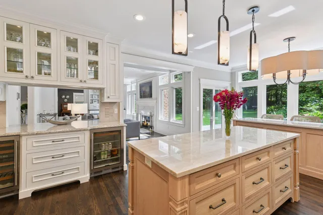 $2,825,000 | 20715 Linwood Road, Deephaven, MN 55331