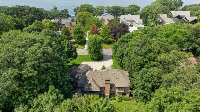 $2,825,000 | 20715 Linwood Road, Deephaven, MN 55331