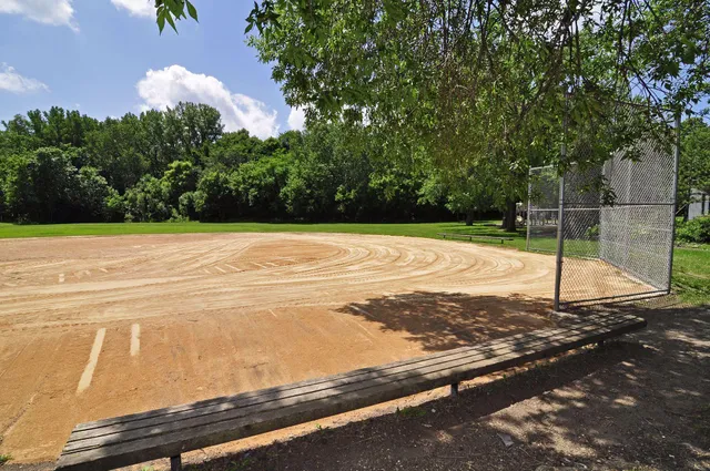 $2,825,000 | 20715 Linwood Road, Deephaven, MN 55331