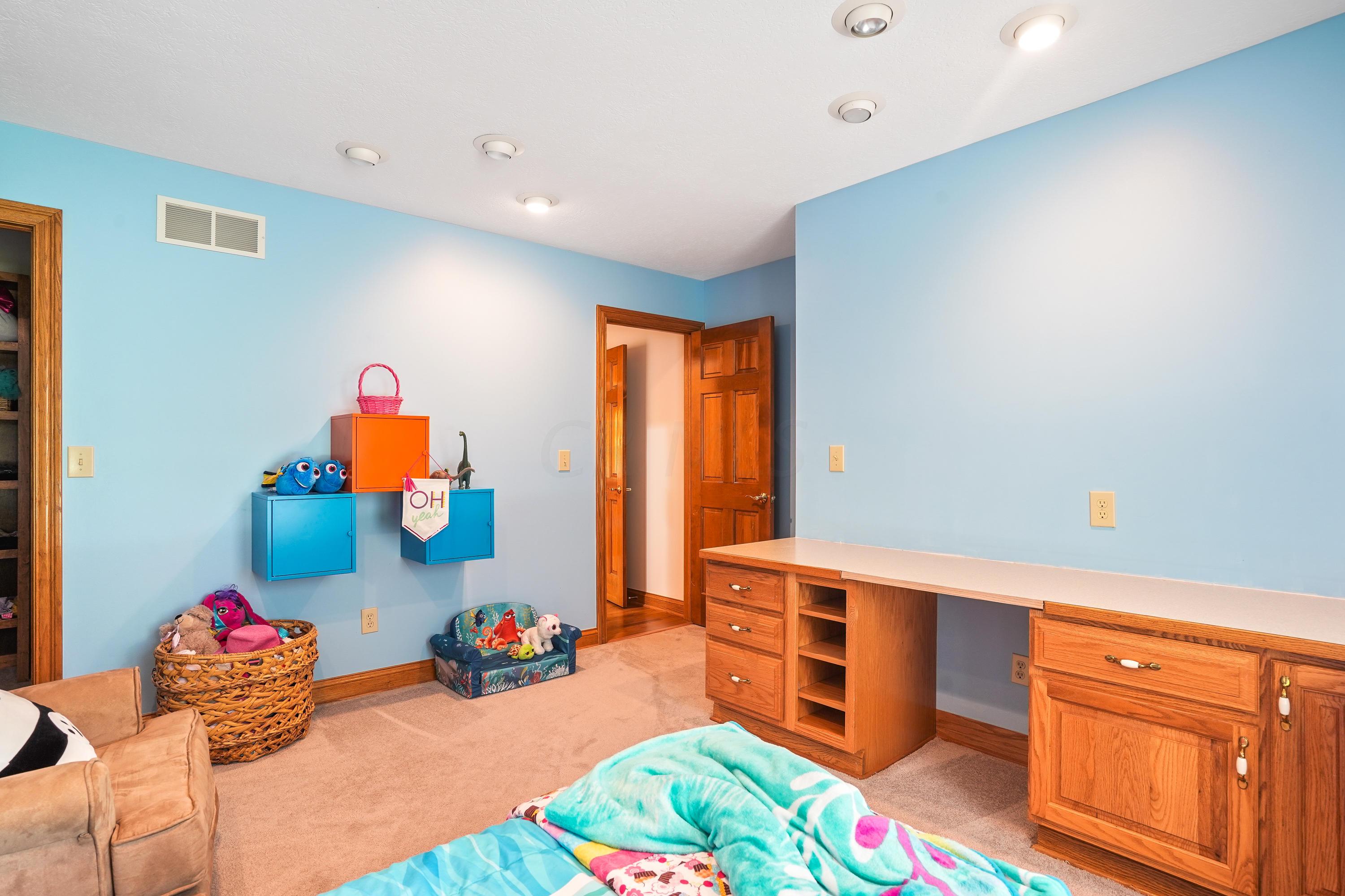 6910 Dustin Road Galena, OH 43021 - Photo 29 of 61 Gallery Image 29