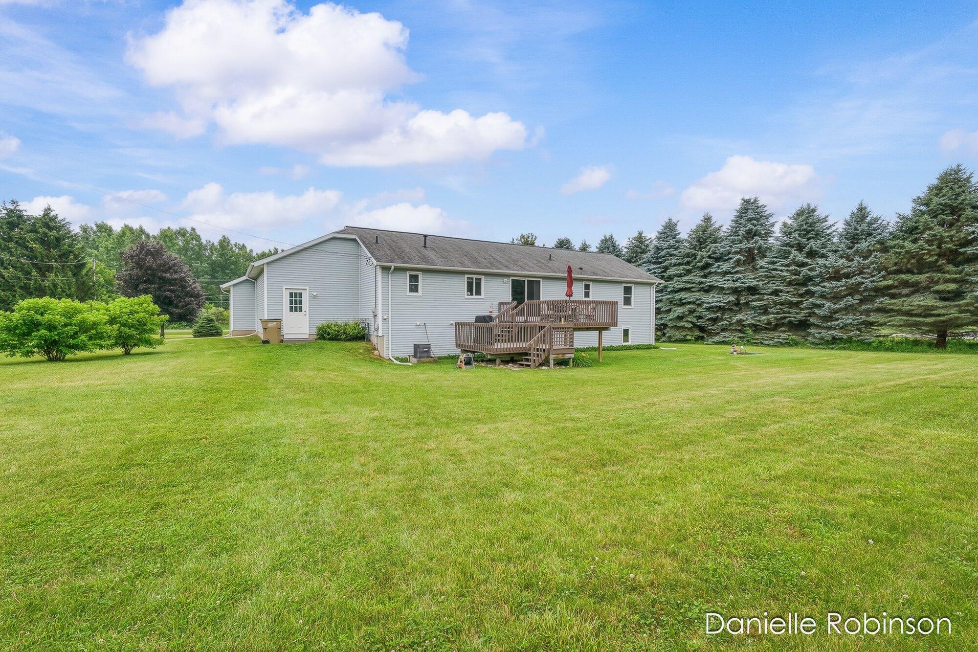 6829 12 Mile Road Northeast Rockford, MI 49341 - Photo 42 of 70 43-WM682912mile-15