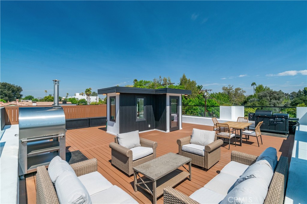 13838 Milbank Street Sherman Oaks, CA 91423 - Photo 37 of 57