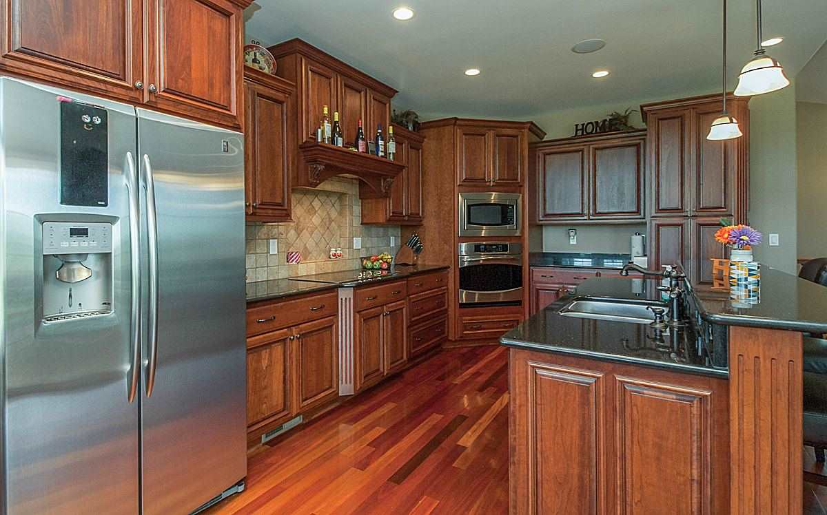 3250 Newcastle Road Marion, IA 52302 - Photo 4 of 25 Gallery Image 4