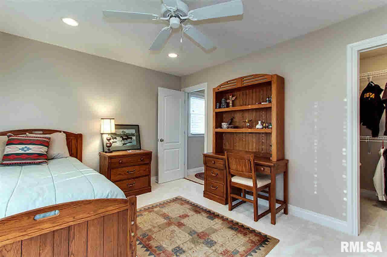 6659 Eagle Ridge Road Bettendorf, IA 52722 - Photo 16 of 24 Gallery Image 16
