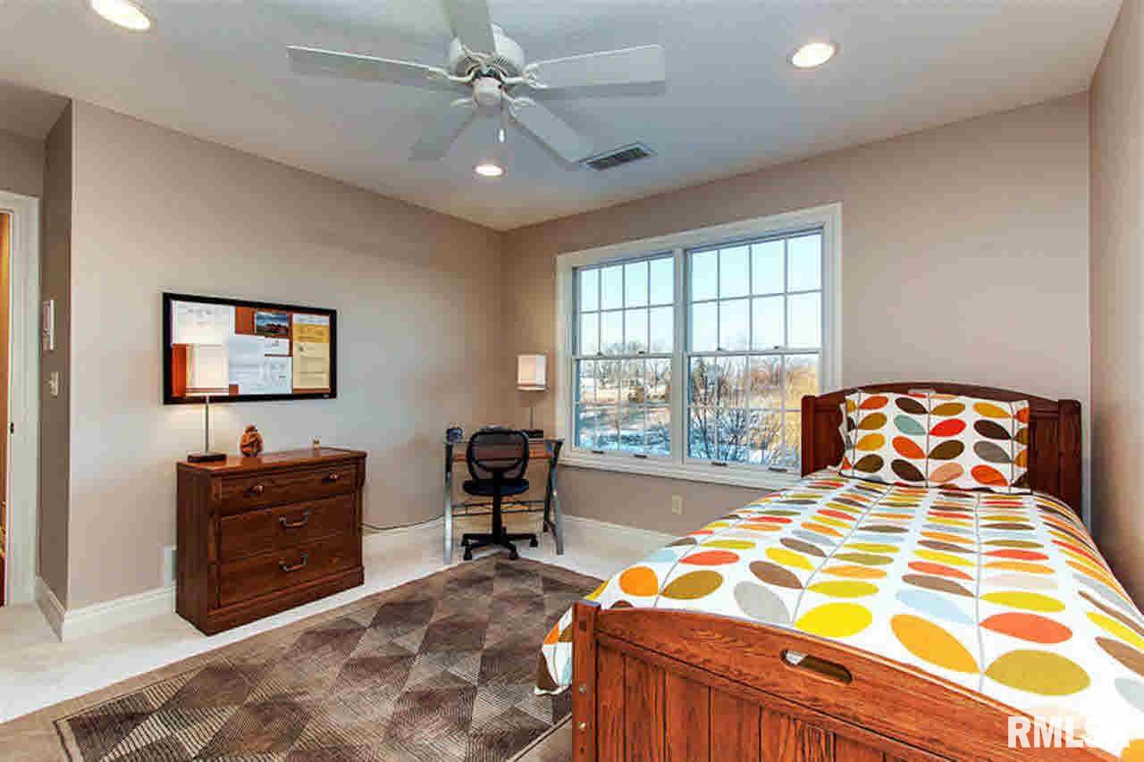 6659 Eagle Ridge Road Bettendorf, IA 52722 - Photo 17 of 24 Gallery Image 17