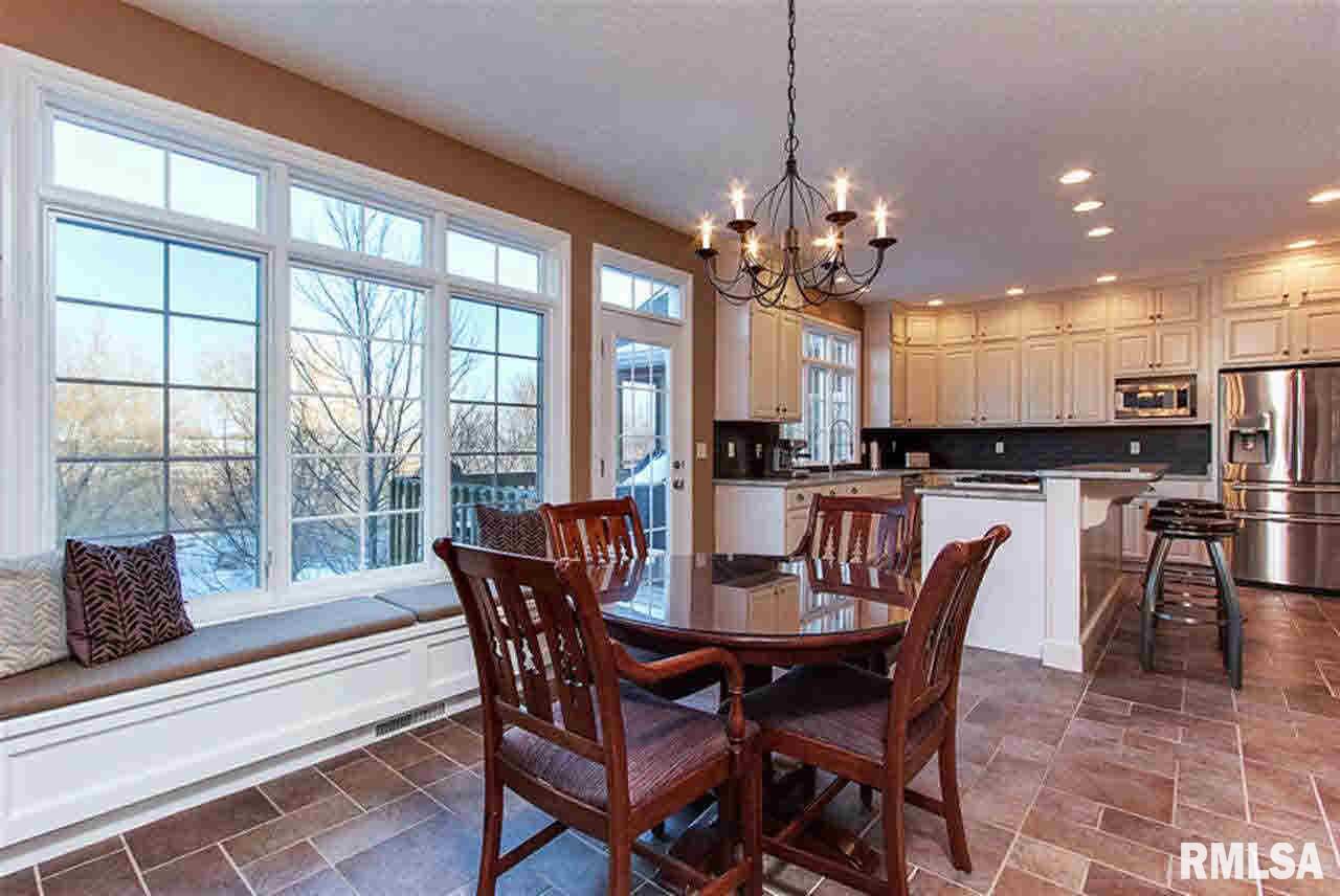6659 Eagle Ridge Road Bettendorf, IA 52722 - Photo 6 of 24 Gallery Image 6