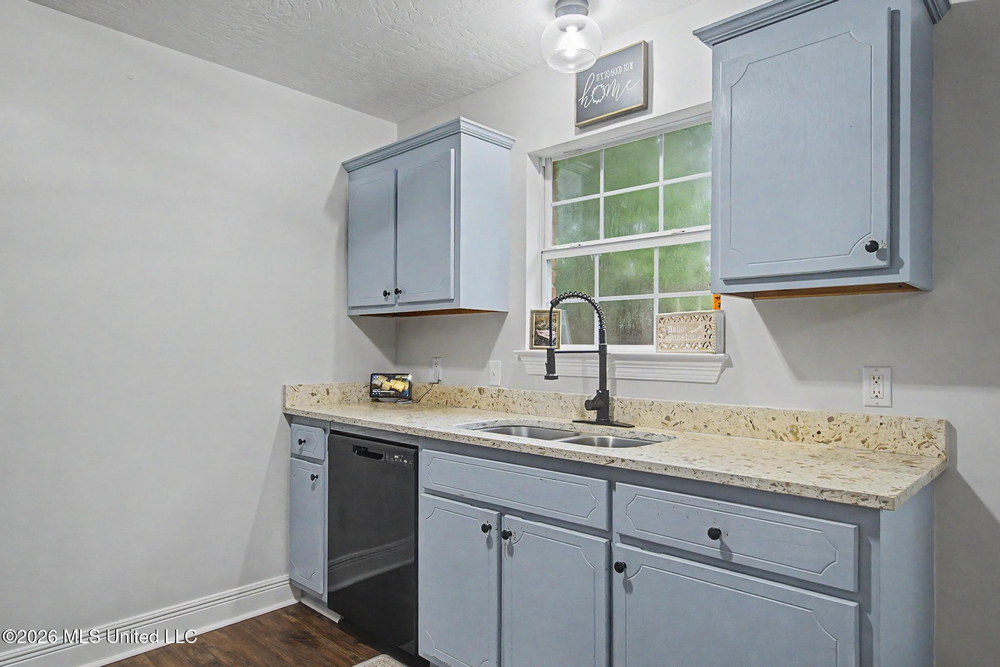 105 Hall Street Wiggins, MS 39577 - Photo 6 of 16 IMG_0763
