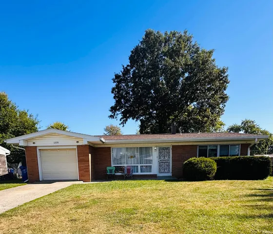 $157,900 | 1220 Meadowbrook Drive, Kokomo, IN 46902