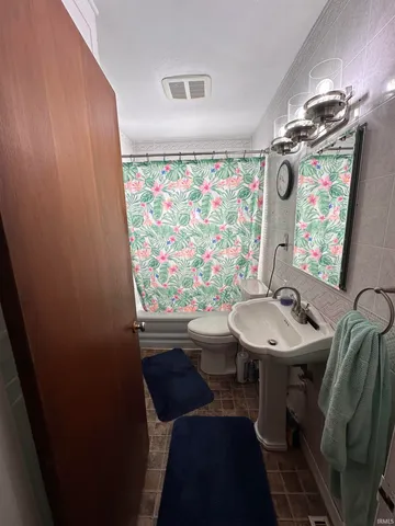 $157,900 | 1220 Meadowbrook Drive, Kokomo, IN 46902