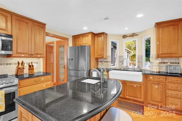 $6,000 | 7314 Brigmore Drive, Charlotte, NC 28226