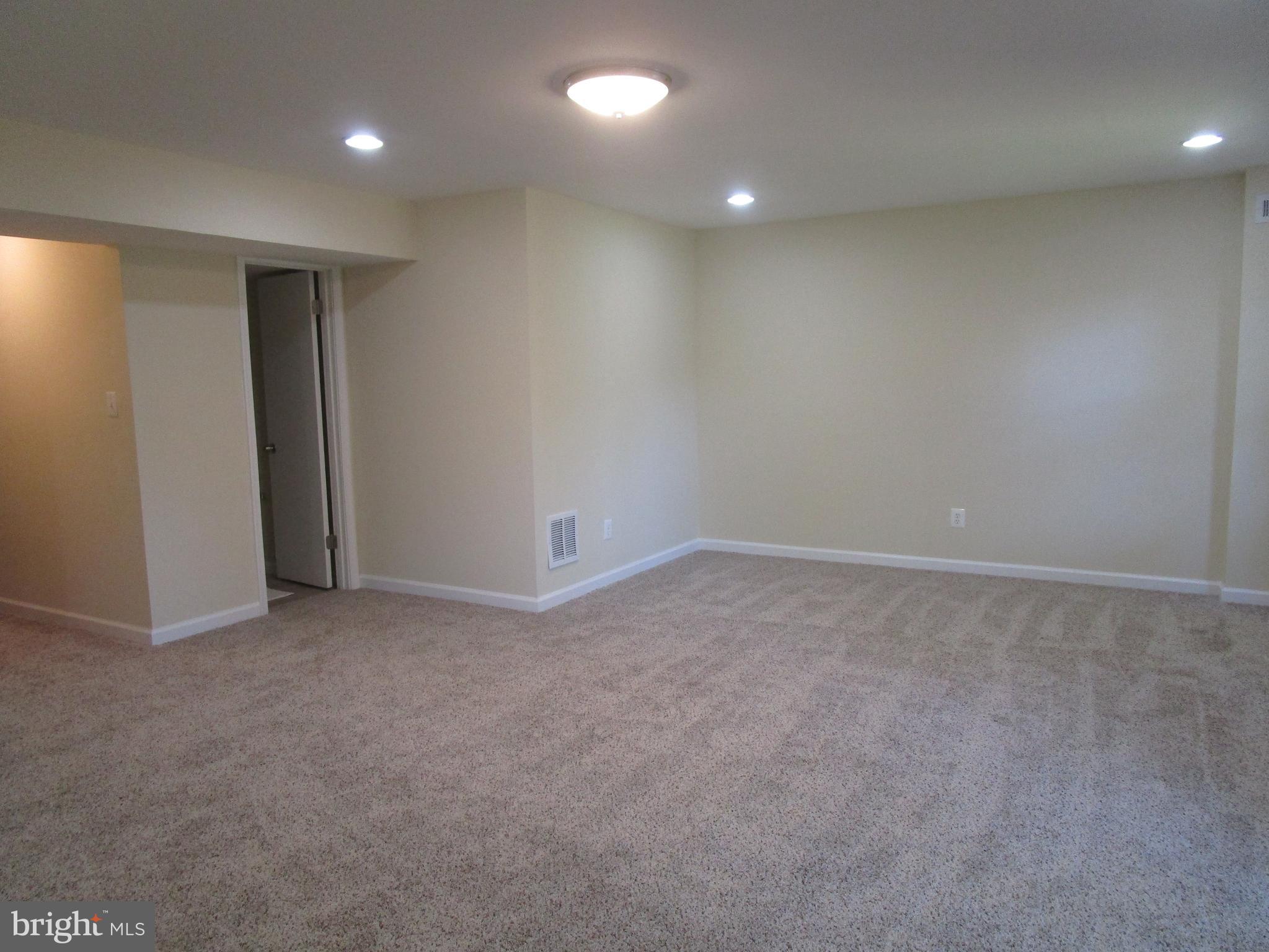 77 Oak Shade Road Gaithersburg, MD 20878 - Photo 18 of 22 Gallery Image 18