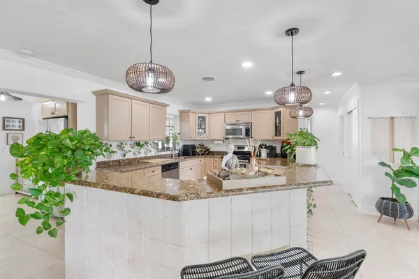 $4,200 | 101 Southeast 13th Street, Deerfield Beach, FL 33441