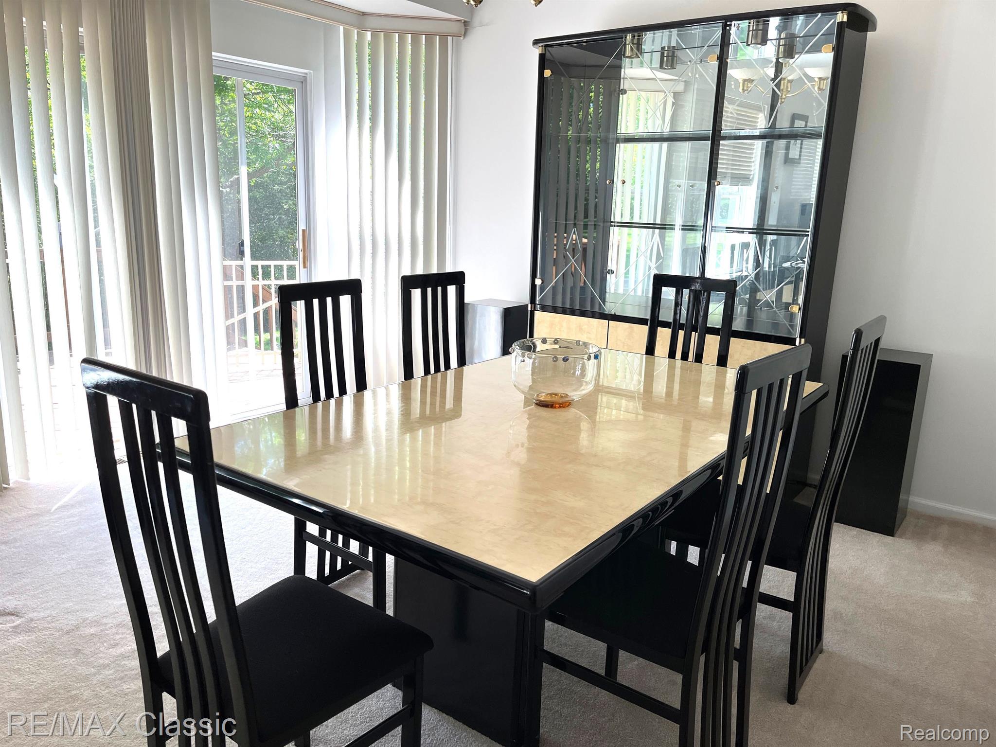 5249 Simpson Lake Road, Unit 70 West Bloomfield, MI 48323 - Photo 4 of 31 Dining Room