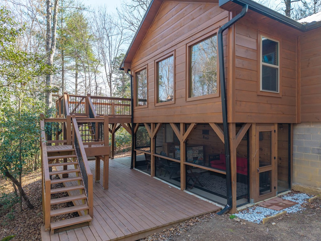101 Abbygale Road Murphy, NC 28906 - Photo 33 of 44 Stairs To Down Stairs Deck & Screen Room