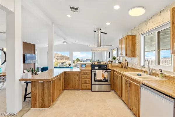 $2,450 | 566 Lake Michigan Lane, Boulder City, NV 89005