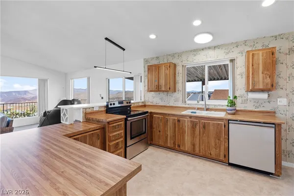 $2,450 | 566 Lake Michigan Lane, Boulder City, NV 89005