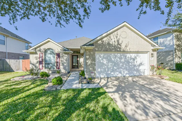 $345,900 | 3411 Highland Point Lane, Pearland, TX 77581