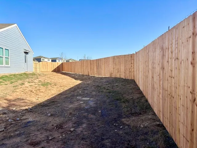 $1,950 | 509 Sycamore Court, Granbury, TX 76048