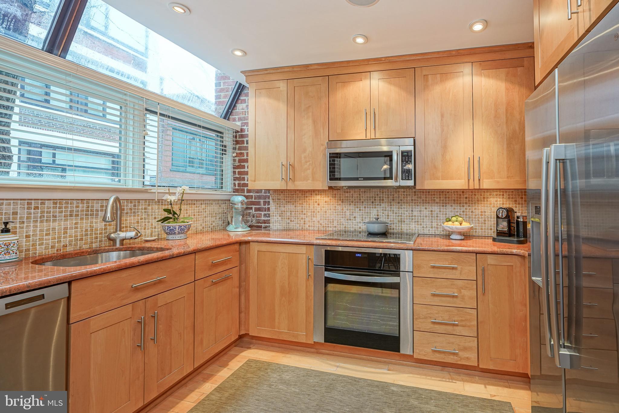 2031 Rittenhouse Square Philadelphia, PA 19103 - Photo 2 of 40 Gallery Image 2