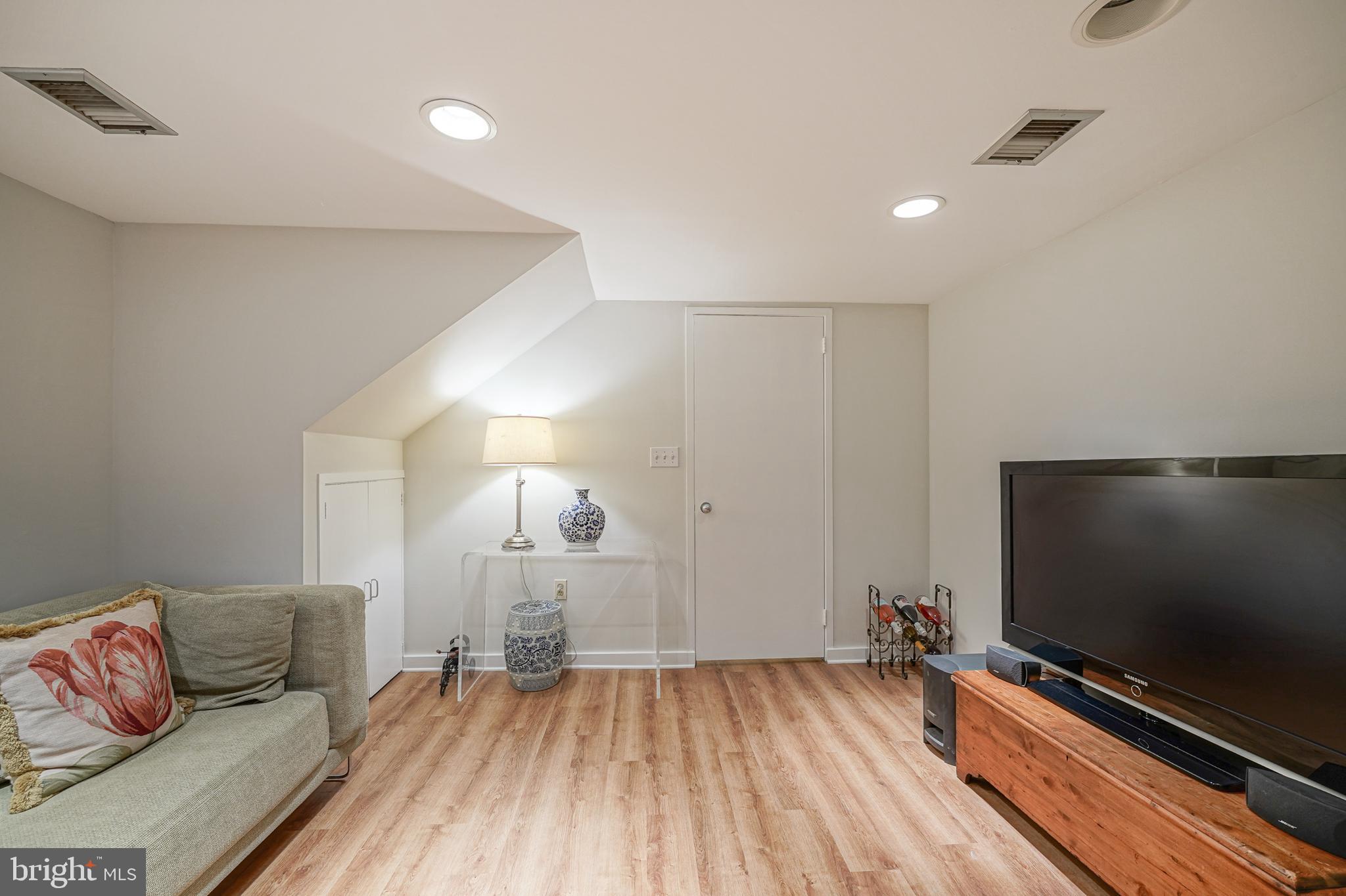 2031 Rittenhouse Square Philadelphia, PA 19103 - Photo 37 of 40 Gallery Image 37