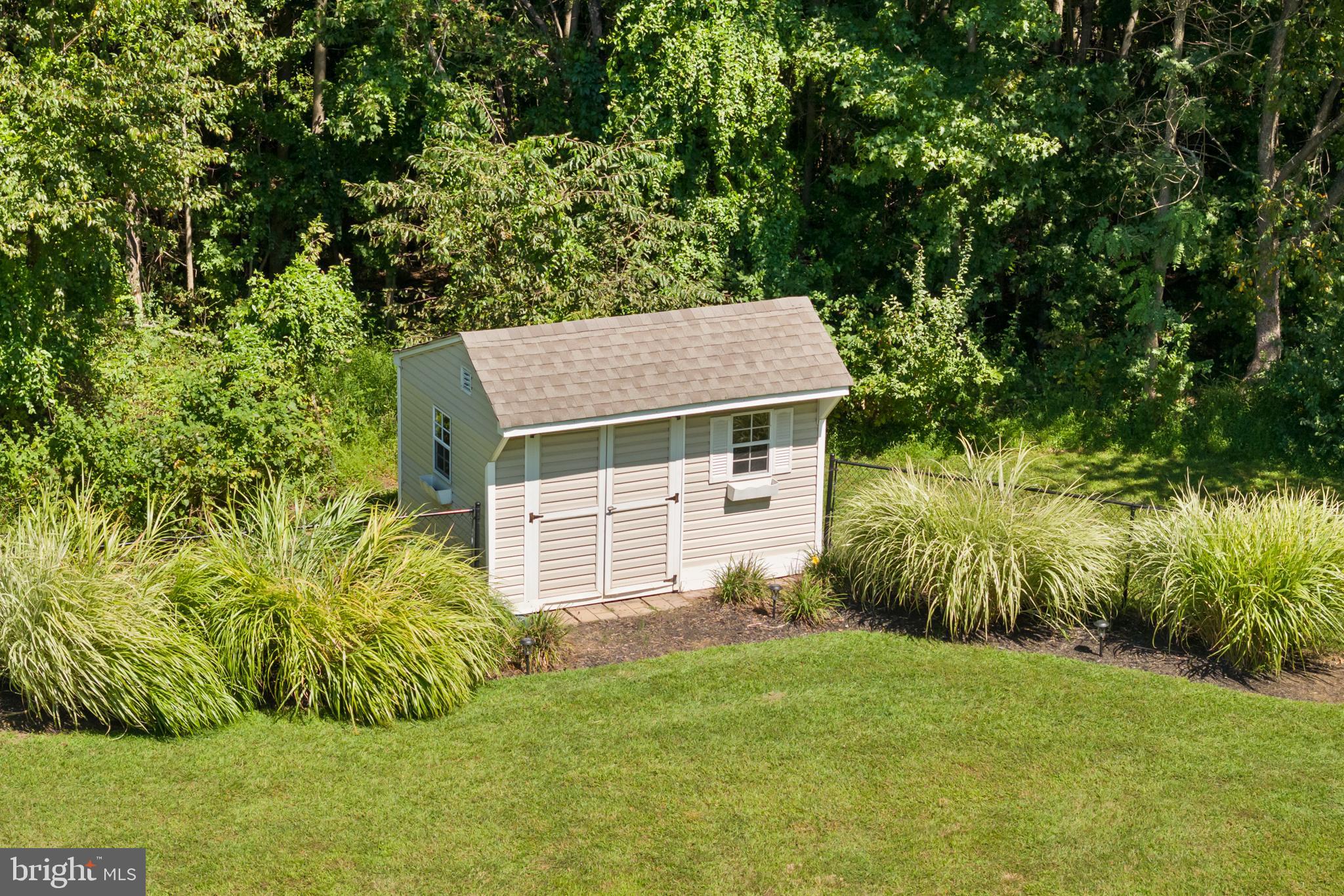 59 Birmingham Drive Columbus, NJ 08022 - Photo 43 of 45 a aerial view of a house with a yard