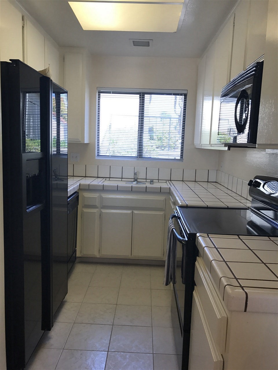 245 Fairlee Lane Encinitas, CA 92024 - Photo 6 of 9