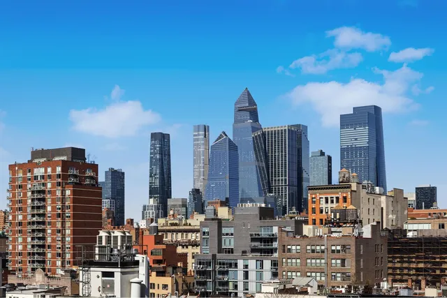 $3,180,000 | 211 West 14th Street, Unit 10B | Chelsea