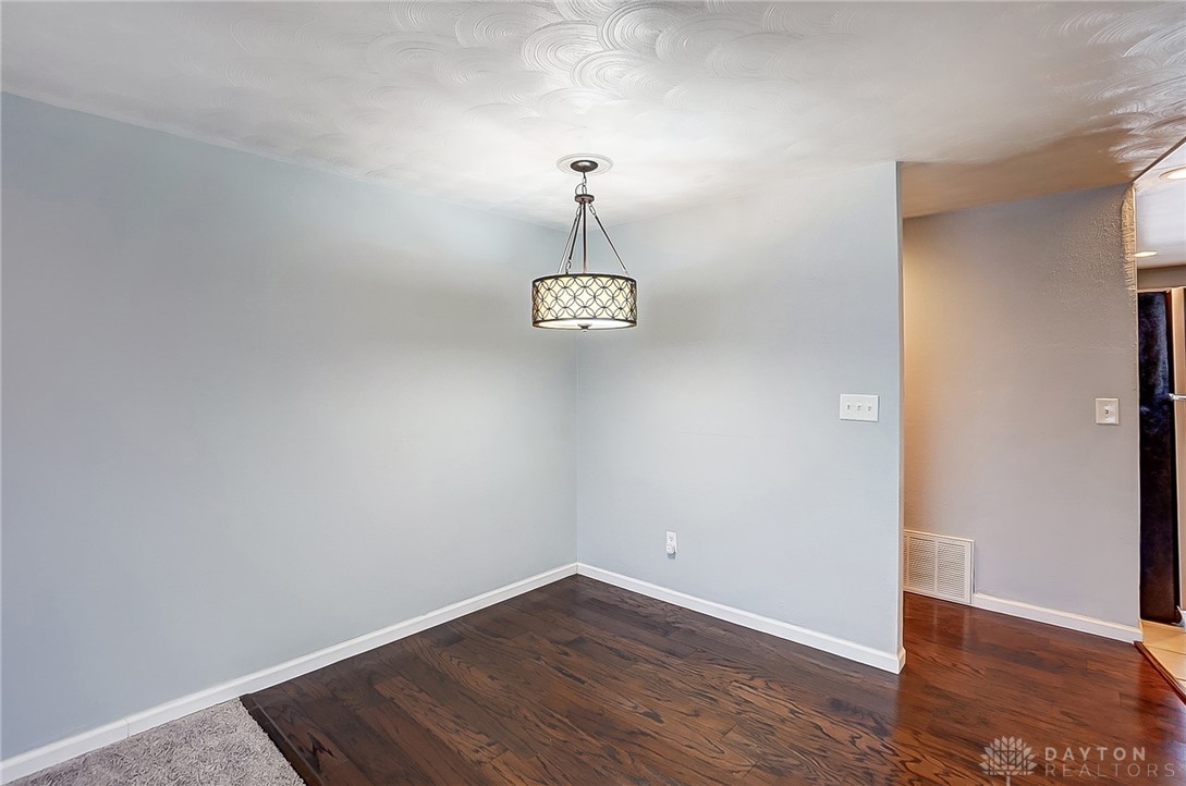 6316 Hemingway Road Dayton, OH 45424 - Photo 8 of 30 Gallery Image 8