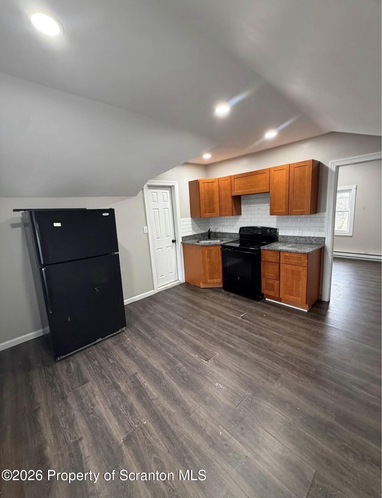 39 West Ridge Street, Unit 3 Nanticoke, PA 18634 - Photo 2 of 10 IMG_0385