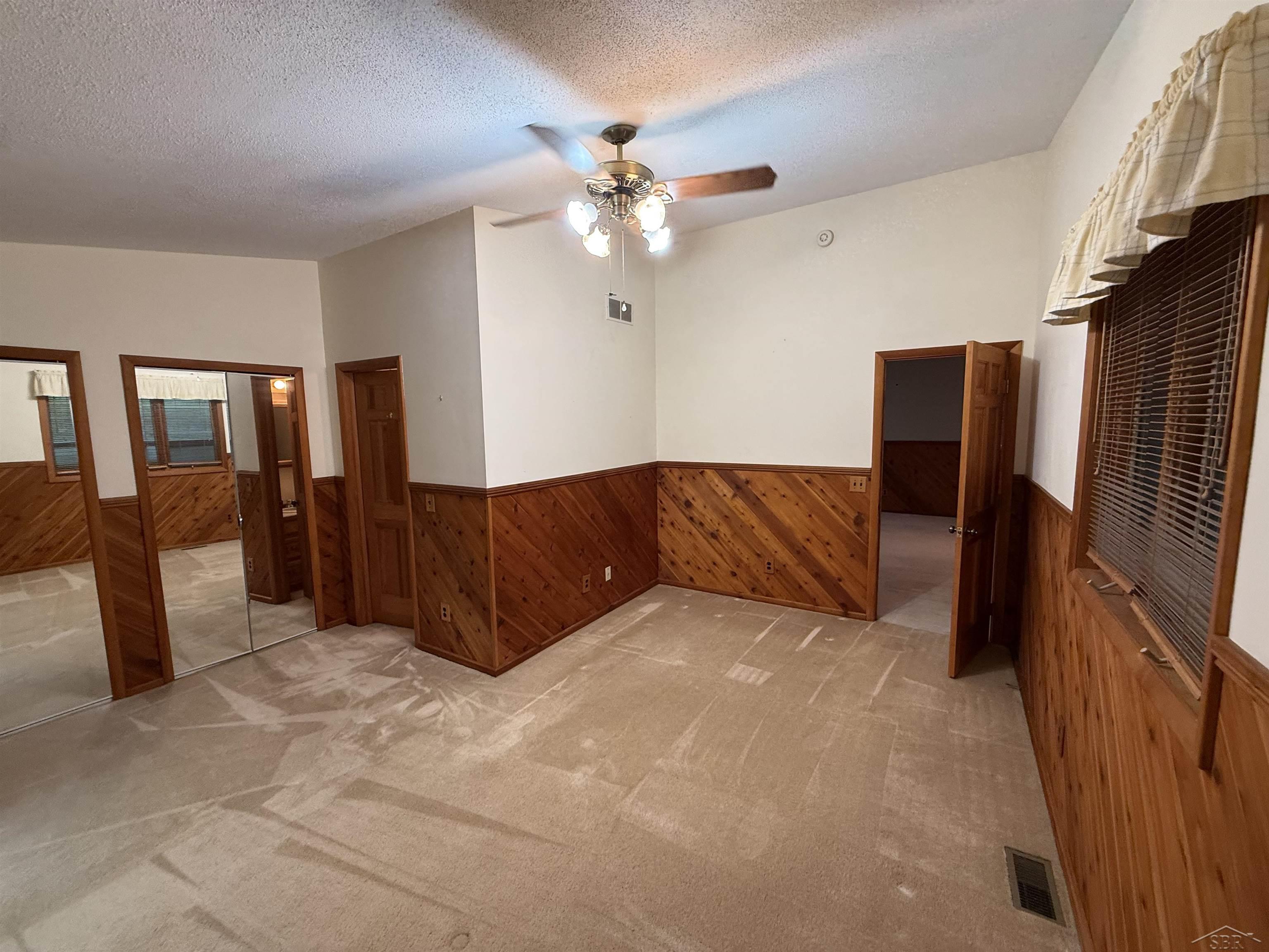 1825 North Miller Road Saginaw, MI 48609 - Photo 33 of 57 50220238-3dd6f86f-80b0-484a-937c-e1a6c33c0417.JPG