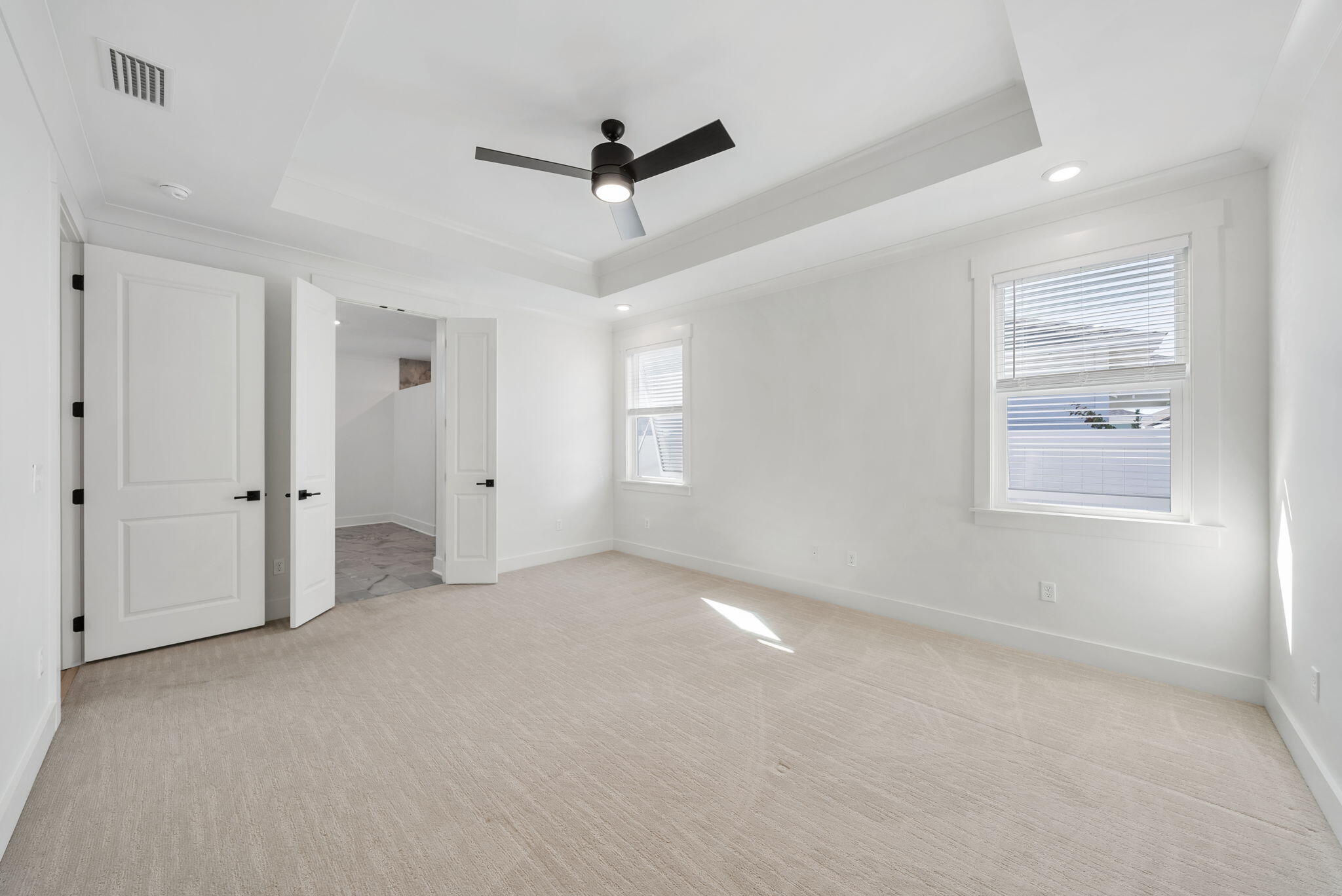 1917 Rushes Avenue Panama City, FL 32405 - Photo 19 of 66 an empty room with windows and ceiling fan