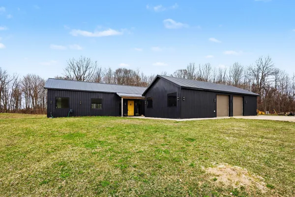 $675,000 | 42733 County Road 390, Bloomingdale, MI 49026