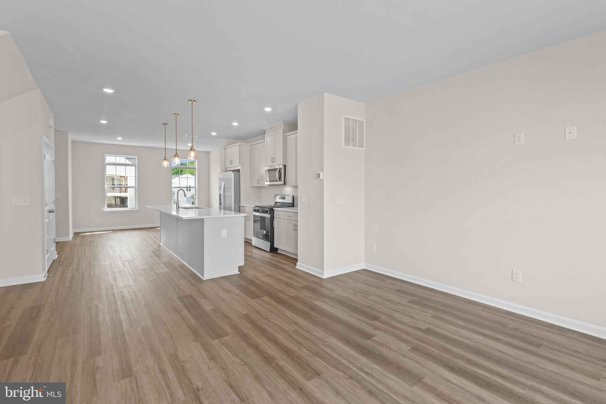 9393 Barnes Loop Manassas, VA 20110 - Photo 13 of 37